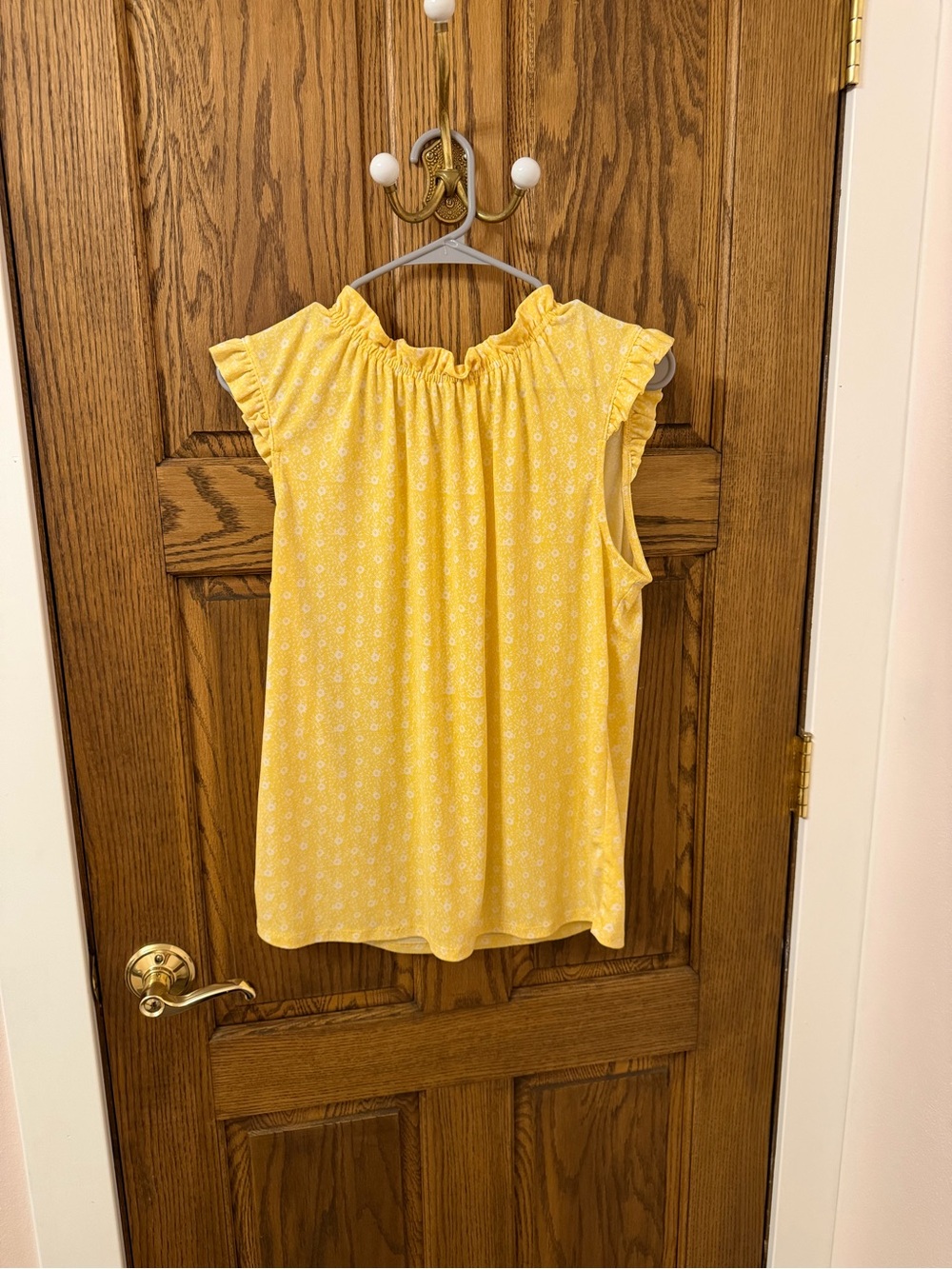 Adrianna Papell Yellow Floral Ruffled Neck Sleeveless Top Medium